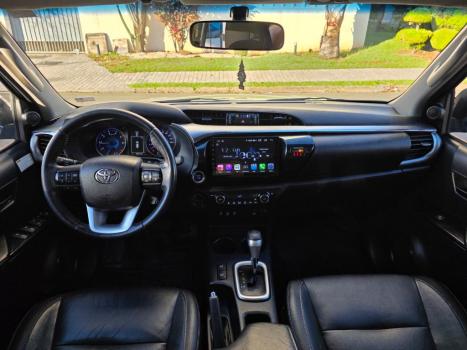 TOYOTA Hilux Caminhonete 2.8 16V SRX 4X4 TURBO DIESEL CABINE DUPLA AUTOM�TICO, Foto 10