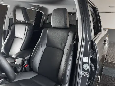 TOYOTA Hilux Caminhonete 2.8 16V SRV 4X4 DIESEL CABINE DUPLA AUTOMÁTICO, Foto 9