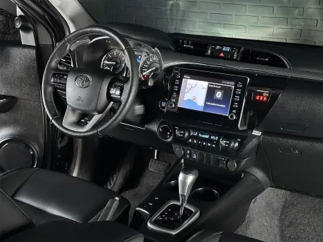 TOYOTA Hilux Caminhonete 2.8 16V SRV 4X4 DIESEL CABINE DUPLA AUTOMÁTICO, Foto 10