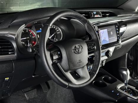 TOYOTA Hilux Caminhonete 2.8 16V SRV 4X4 DIESEL CABINE DUPLA AUTOMÁTICO, Foto 11