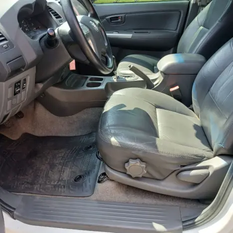TOYOTA Hilux Caminhonete 2.7 16V 4P SR FLEX CABINE DUPLA AUTOMÁTICO, Foto 13