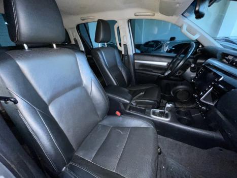 TOYOTA Hilux Caminhonete 2.8 16V SRX 4X4 DIESEL CABINE DUPLA AUTOMÁTICO, Foto 4