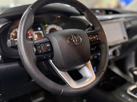 TOYOTA Hilux Caminhonete 2.8 16V SRV 4X4 DIESEL CABINE DUPLA AUTOMÁTICO, Foto 7