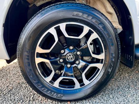 TOYOTA Hilux Caminhonete 2.8 16V SRV 4X4 DIESEL CABINE DUPLA AUTOMÁTICO, Foto 21