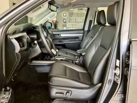TOYOTA Hilux Caminhonete 2.8 16V SRX 4X4 TURBO DIESEL CABINE DUPLA AUTOMÁTICO, Foto 11