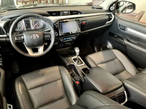 TOYOTA Hilux Caminhonete 2.8 16V SRX 4X4 TURBO DIESEL CABINE DUPLA AUTOMÁTICO, Foto 13