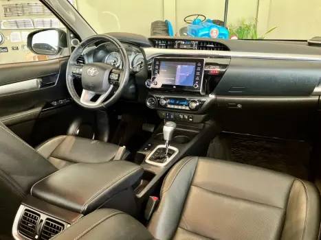 TOYOTA Hilux Caminhonete 2.8 16V SRX 4X4 TURBO DIESEL CABINE DUPLA AUTOMÁTICO, Foto 15