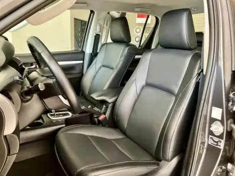 TOYOTA Hilux Caminhonete 2.8 16V SRX 4X4 TURBO DIESEL CABINE DUPLA AUTOMÁTICO, Foto 24