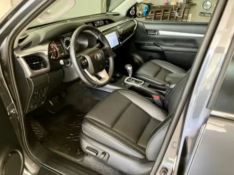 TOYOTA Hilux Caminhonete 2.8 16V SRX 4X4 TURBO DIESEL CABINE DUPLA AUTOMÁTICO, Foto 25