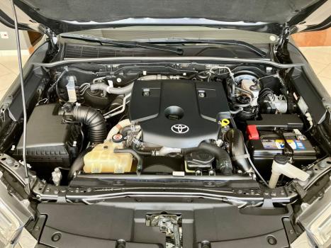 TOYOTA Hilux Caminhonete 2.8 16V SRX 4X4 TURBO DIESEL CABINE DUPLA AUTOMÁTICO, Foto 14
