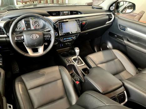 TOYOTA Hilux Caminhonete 2.8 16V SRX 4X4 TURBO DIESEL CABINE DUPLA AUTOMÁTICO, Foto 18