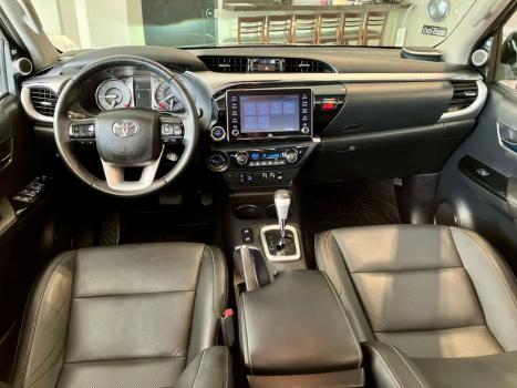 TOYOTA Hilux Caminhonete 2.8 16V SRX 4X4 TURBO DIESEL CABINE DUPLA AUTOMÁTICO, Foto 19