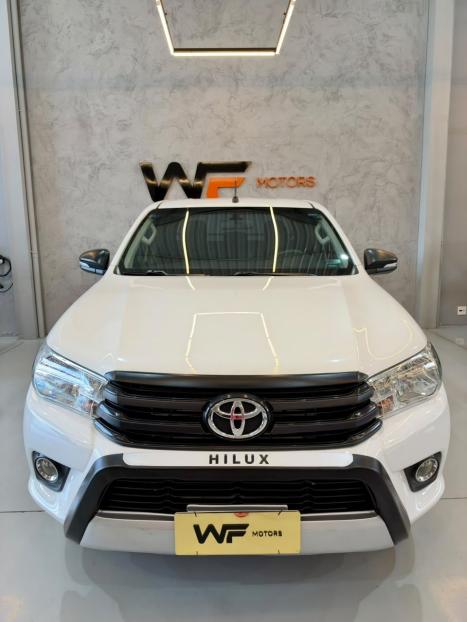 TOYOTA Hilux Caminhonete 2.8 4P 4X4 STD TURBO DIESEL CABINE DUPLA, Foto 2
