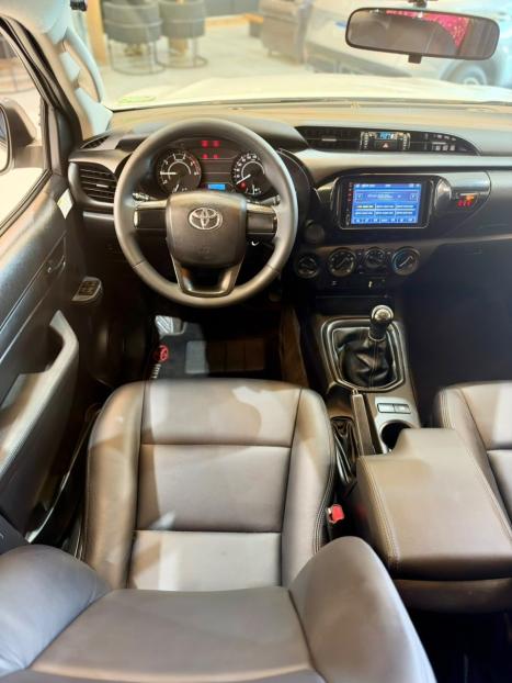 TOYOTA Hilux Caminhonete 2.8 4P 4X4 STD TURBO DIESEL CABINE DUPLA, Foto 8