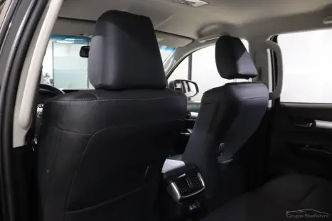 TOYOTA Hilux Caminhonete 2.8 16V SRX 4X4 DIESEL CABINE DUPLA AUTOMÁTICO, Foto 9
