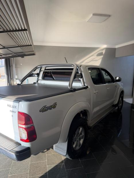 TOYOTA Hilux Caminhonete 2.7 16V 4P SRV FLEX 4X4  CABINE DUPLA AUTOMÁTICO, Foto 2
