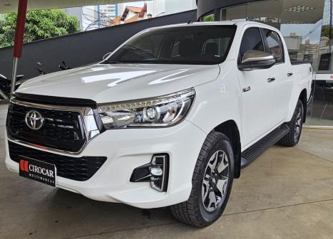 TOYOTA Hilux Caminhonete 2.8 16V SRX 50 ANOS 4X4 TURBO DIESEL CABINE DUPLA AUTOMÁTICO, Foto 3