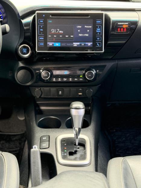 TOYOTA Hilux Caminhonete 2.7 16V 4P SRV FLEX CABINE DUPLA AUTOMÁTICO, Foto 12