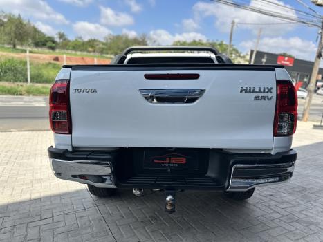 TOYOTA Hilux Caminhonete 2.7 16V 4P SRV FLEX 4X4  CABINE DUPLA AUTOMÁTICO, Foto 4