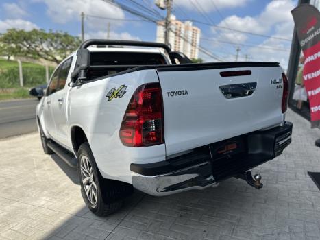 TOYOTA Hilux Caminhonete 2.7 16V 4P SRV FLEX 4X4  CABINE DUPLA AUTOMÁTICO, Foto 5