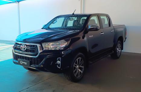 TOYOTA Hilux Caminhonete 2.7 16V 4P SRV FLEX CABINE DUPLA AUTOMÁTICO, Foto 2