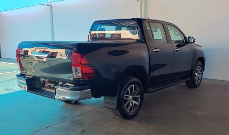 TOYOTA Hilux Caminhonete 2.7 16V 4P SRV FLEX CABINE DUPLA AUTOMÁTICO, Foto 4