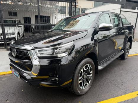 TOYOTA Hilux Caminhonete 2.8 16V SRX 4X4 TURBO DIESEL CABINE DUPLA AUTOMÁTICO, Foto 2