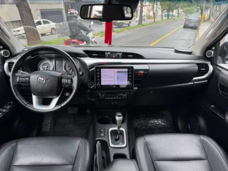 TOYOTA Hilux Caminhonete 2.8 16V SRX 4X4 TURBO DIESEL CABINE DUPLA AUTOMÁTICO, Foto 8