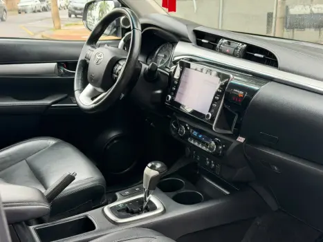 TOYOTA Hilux Caminhonete 2.8 16V SRX 4X4 TURBO DIESEL CABINE DUPLA AUTOMÁTICO, Foto 11