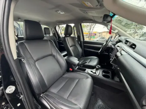 TOYOTA Hilux Caminhonete 2.8 16V SRX 4X4 TURBO DIESEL CABINE DUPLA AUTOMÁTICO, Foto 12