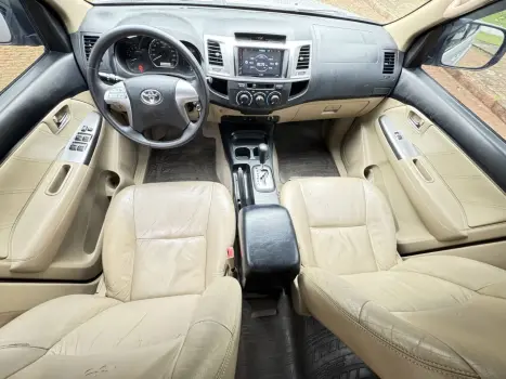 TOYOTA Hilux SW4 2.7 16V 4P SR FLEX AUTOMÁTICO, Foto 4 TOYOTA Hilux SW4 2.7 16V 4P SR FLEX AUTOMÁTICO, Foto 4