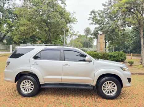 TOYOTA Hilux SW4 2.7 16V 4P SR FLEX AUTOMÁTICO, Foto 8 TOYOTA Hilux SW4 2.7 16V 4P SR FLEX AUTOMÁTICO, Foto 8