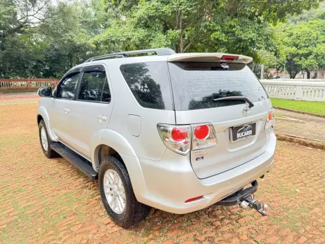 TOYOTA Hilux SW4 2.7 16V 4P SR FLEX AUTOMÁTICO, Foto 10 TOYOTA Hilux SW4 2.7 16V 4P SR FLEX AUTOMÁTICO, Foto 10