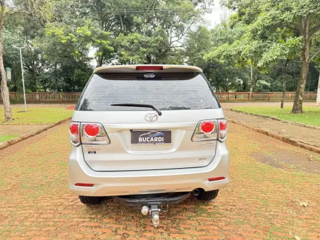 TOYOTA Hilux SW4 2.7 16V 4P SR FLEX AUTOMÁTICO, Foto 11 TOYOTA Hilux SW4 2.7 16V 4P SR FLEX AUTOMÁTICO, Foto 11