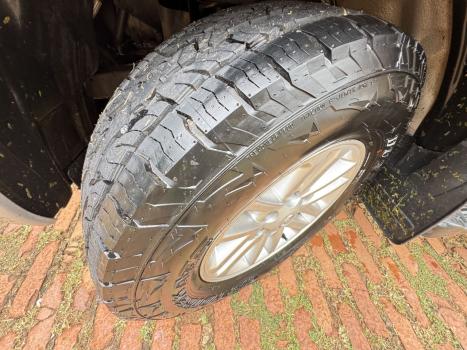 TOYOTA Hilux SW4 2.7 16V 4P SR FLEX AUTOMÁTICO, Foto 12 TOYOTA Hilux SW4 2.7 16V 4P SR FLEX AUTOMÁTICO, Foto 12