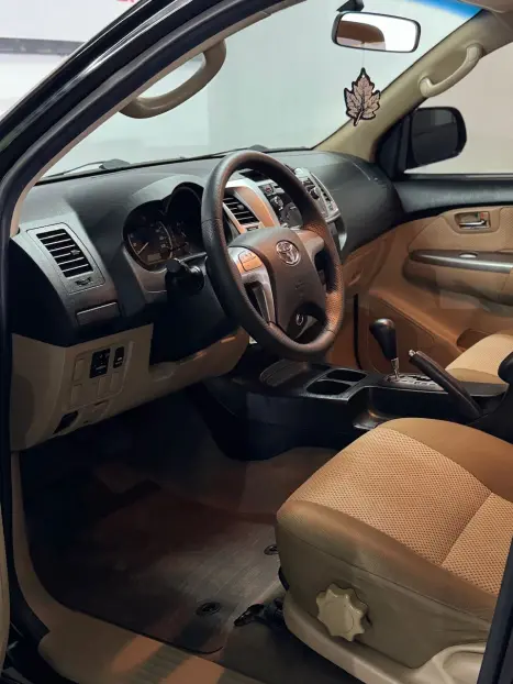 TOYOTA Hilux SW4 2.7 16V 4P FLEX SR 7 LUGARES AUTOMTICO, Foto 7