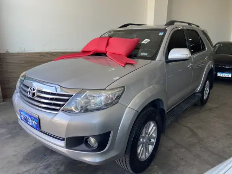 TOYOTA Hilux SW4 2.7 16V 4P FLEX SR 7 LUGARES AUTOMTICO, Foto 3