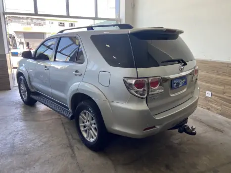 TOYOTA Hilux SW4 2.7 16V 4P FLEX SR 7 LUGARES AUTOMTICO, Foto 7