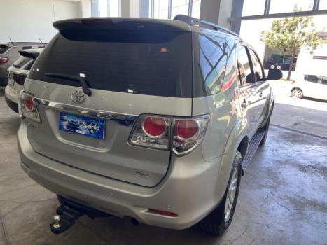 TOYOTA Hilux SW4 2.7 16V 4P FLEX SR 7 LUGARES AUTOMTICO, Foto 9