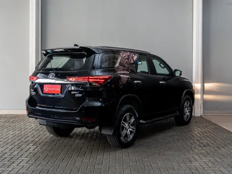 TOYOTA Hilux SW4 2.7 16V 4P FLEX SRV 7 LUGARES AUTOM�TICO, Foto 7