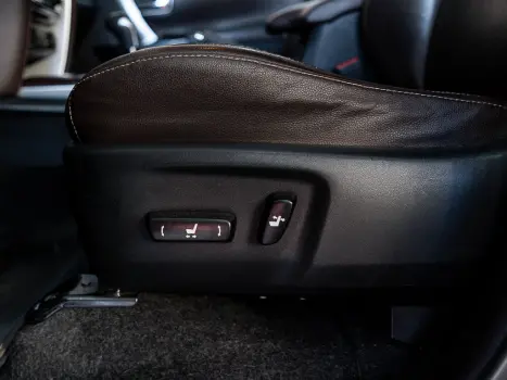 TOYOTA Hilux SW4 2.7 16V 4P FLEX SRV 7 LUGARES AUTOM�TICO, Foto 10