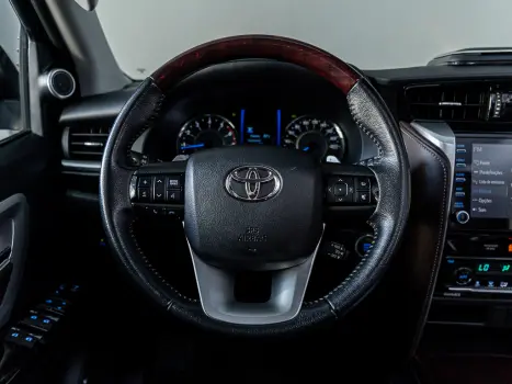 TOYOTA Hilux SW4 2.7 16V 4P FLEX SRV 7 LUGARES AUTOM�TICO, Foto 13