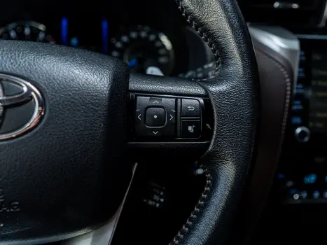 TOYOTA Hilux SW4 2.7 16V 4P FLEX SRV 7 LUGARES AUTOM�TICO, Foto 16