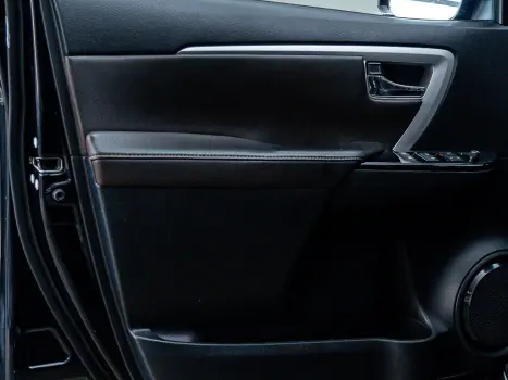 TOYOTA Hilux SW4 2.7 16V 4P FLEX SRV 7 LUGARES AUTOM�TICO, Foto 24