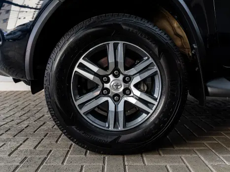 TOYOTA Hilux SW4 2.7 16V 4P FLEX SRV 7 LUGARES AUTOM�TICO, Foto 34