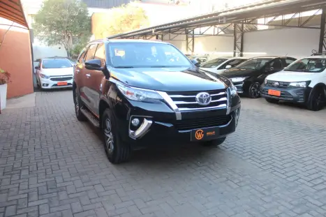 TOYOTA Hilux SW4 2.7 16V 4P FLEX SRV 7 LUGARES AUTOM�TICO, Foto 3