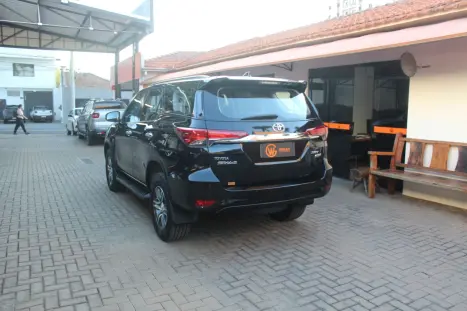 TOYOTA Hilux SW4 2.7 16V 4P FLEX SRV 7 LUGARES AUTOM�TICO, Foto 5