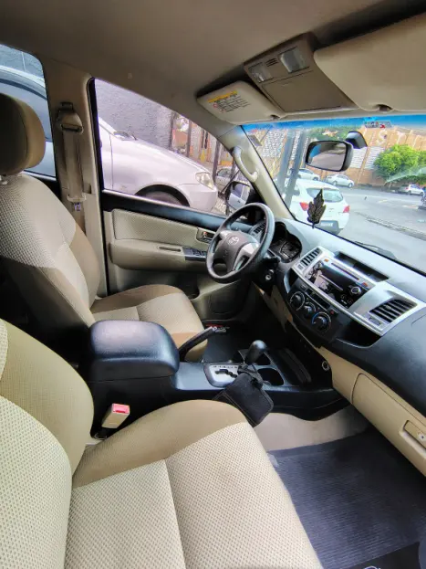 TOYOTA Hilux SW4 2.7 16V 4P FLEX SR 7 LUGARES AUTOM�TICO, Foto 13