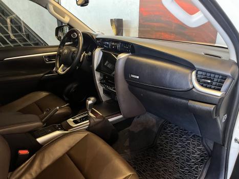 TOYOTA Hilux SW4 2.7 16V 4P FLEX SRV 7 LUGARES AUTOM�TICO, Foto 6