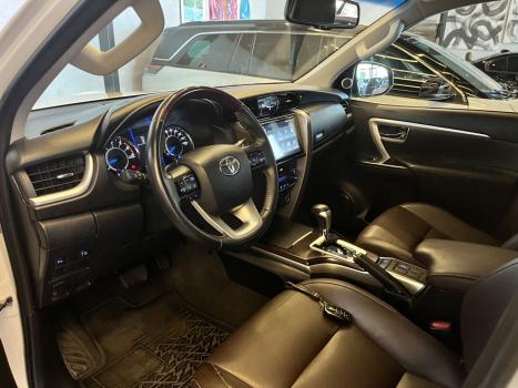 TOYOTA Hilux SW4 2.7 16V 4P FLEX SRV 7 LUGARES AUTOM�TICO, Foto 7